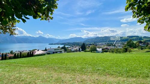 Altmuenster Apartment | Modernes Apartment am Traunsee - See, Berge, Fitness & Parkplatz