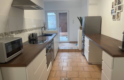 Geisenheim Apartment | Modernes Apartment mit Whirlpool Gartensauna