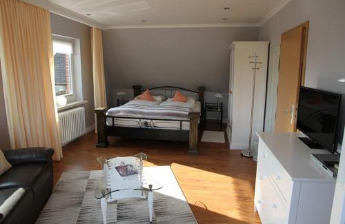 Toenning Apartment | Modernes Apartment mit Balkon