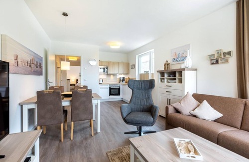Boltenhagen Apartment | Modernes, Strandnahes Apartment für Zwei mit Sonnigem Balkon und Blick ins Grüne - Aparthotel