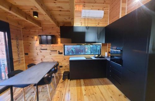 Ulcinj House | modernes Holzhaus, Cabin, auf dem Fluss, wenige Meter zum Meer