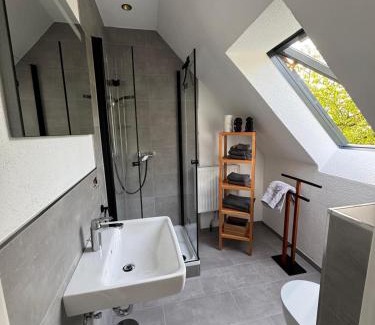 Norsingen Apartment | Modernes Loft am Rebberg im historischen Winzerhof