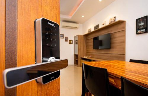 Laranjeiras Apartment | Modernidade e Estilo: Apartamento 2 Qts + Garagem