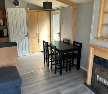 Cray Meadows Other | Modernised 3 Bedrooms Mobile Home
