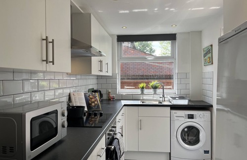 Wigan House | Modernised central Wigan townhouse sleeps up to 6