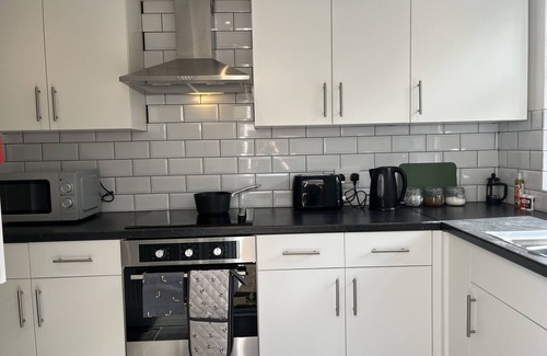 Wigan House | Modernised central Wigan townhouse sleeps up to 6