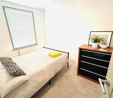 Hastings Apartment | Modernised cottage Sleeps Six