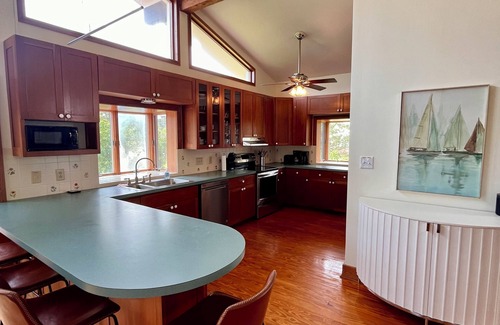 Morehead City House | Modernist Waterfront House near Historic Beaufort. Relax on the North River!