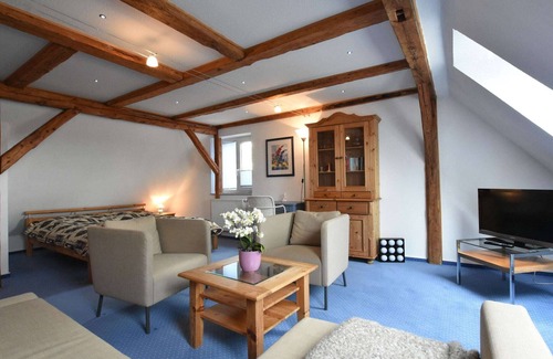 Stellshagen Apartment | Modernistic Apartment in Stellshagen with Garden