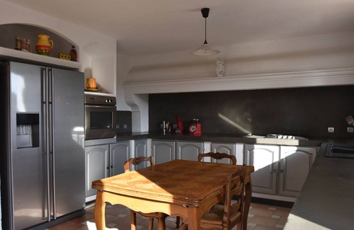 Saint-Paul-en-Foret Villa | Modernly decorated Provençal house