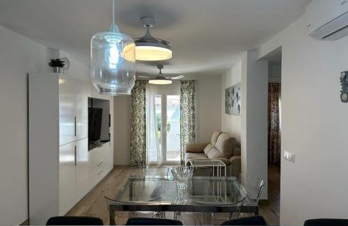 Chiclana de la Frontera Apartment | Moderno Apartamento Primera Línea Playa de La Barrosa by ChiclanaDreams