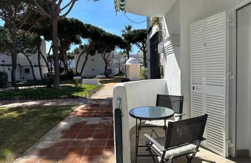 Chiclana de la Frontera Apartment | Moderno Apartamento Primera Línea Playa de La Barrosa by ChiclanaDreams