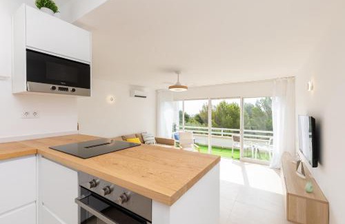 Coves Noves Apartment | Moderno apartamento totalmente reformado con vistas al mar