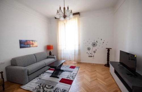 Zona Solari Apartment | Moderno Trilocale in Zona Navigli