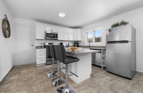 Koyari Villa | ModernPrivatePoolQuiet3BR2BA Eagle/Palm Beach
