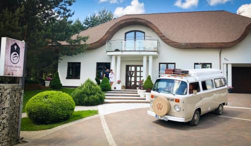 Tomaszow Mazowiecki House | Modra Sikorka