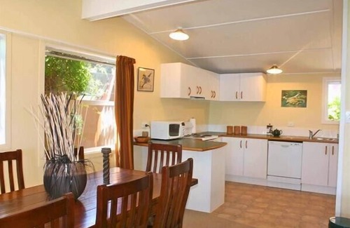 Wharewaka Cottage | Moeroa - Wharewaka Holiday Home