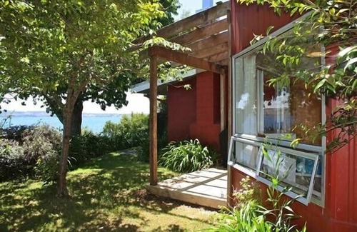 Wharewaka Cottage | Moeroa - Wharewaka Holiday Home