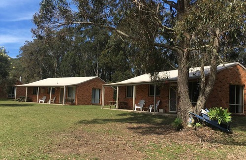Batemans Bay Cabin | Mogendoura Farm 3 COTTAGES MAX 12 ADULTS but 18 people including children