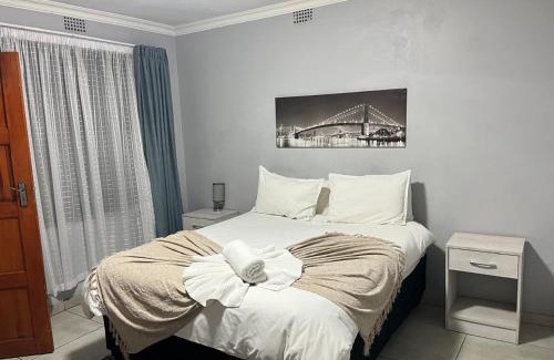 Emalahleni House | Mogoma Guesthouse