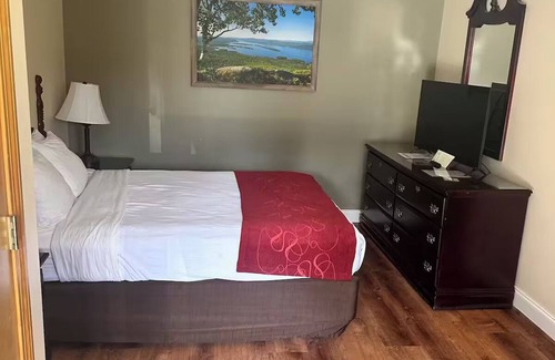 Lake George Resort | Mohican Resort Motel - Townhome, 2 Bedroomsn
