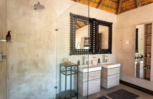 Hoedspruit Cabin | Mohlabetsi Safari Lodge
