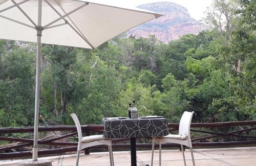 Hoedspruit House | Moholoholo Ya Mati