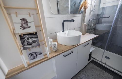 Quartier des Eaux-Claires House | Moissan chambre Bastille