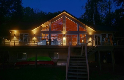 Dysart et al Cottage | Moka Bay Family Cottage - Clean and Cozy Lakefront Property