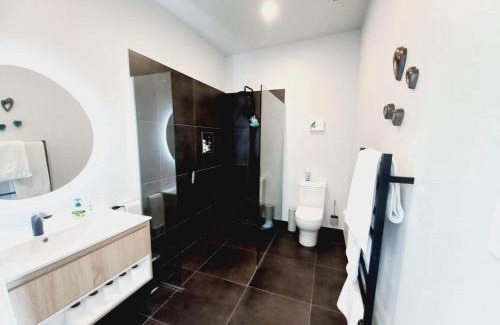 Ruakaka House | Moko Hiwi Escape - Kotare Suite