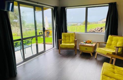 Kapiti Island Bed & Breakfast | Moko Hiwi Escape Ruakākā - Kiwi King Studio Escape