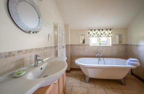 Saxmundham House | Moles Meadow