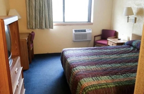 Quad Cities Hotel | Moline Bell