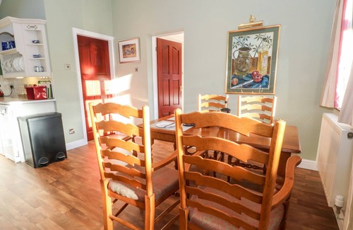 Nantwich Cottage | MOLLS COTTAGE, with a garden in Nantwich