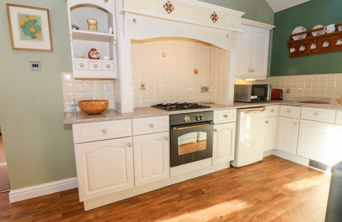 Nantwich Cottage | MOLLS COTTAGE, with a garden in Nantwich