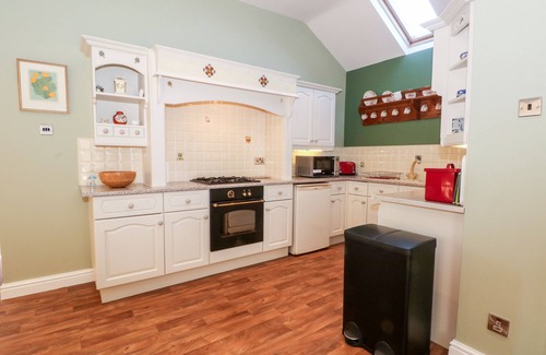 Nantwich Cottage | MOLLS COTTAGE, with a garden in Nantwich