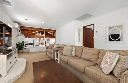 Mollymook House | Mollymook Fantastic Holiday House