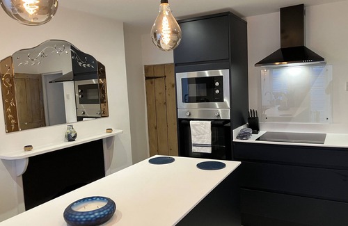 Dorchester Cottage | MOLLYS COTTAGE, pet friendly, character holiday cottage in Dorchester