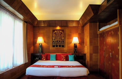 Kata Hotel | Mom Tri's Villa Royale