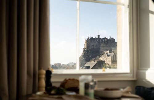 Old Town Hotel | Moment George IV Bridge