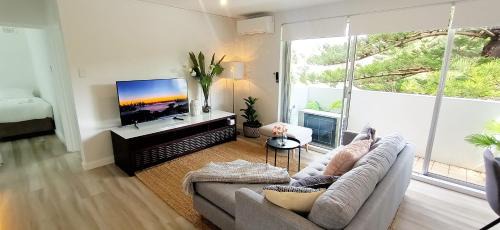 North Bondi Apartment | Moments to famous Bondi Beach
