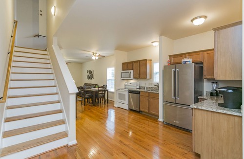 Eighth Avenue House | Moments Together Near Downtown w/4 Master Private Suites with full baths each