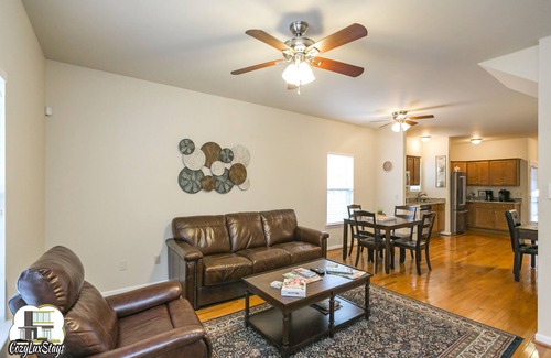 Eighth Avenue House | Moments Together Near Downtown w/4 Master Private Suites with full baths each