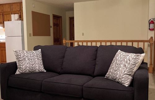 Westmore House | Moms House
