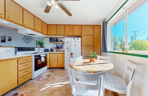 Somers House | Mom’s Mountain View | House in Somers