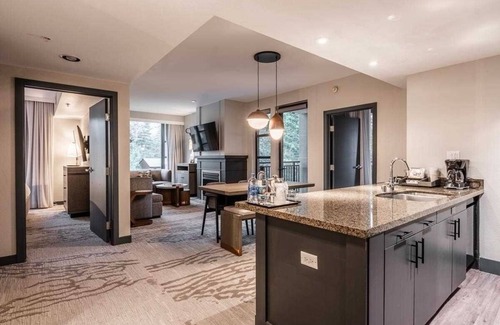 Mammoth Lakes Condo | Monache End Unit with Stunning Views & Ski Locker (NEW RENOVATION)