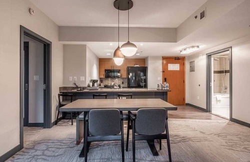 Mammoth Lakes Condo | Monache End Unit with Stunning Views & Ski Locker (NEW RENOVATION)