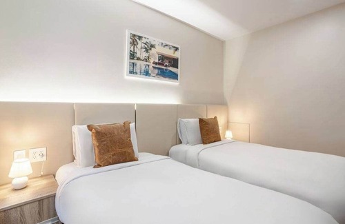 Gay Village Hotel | Monaco Twin – Central MTL Stay | YG3