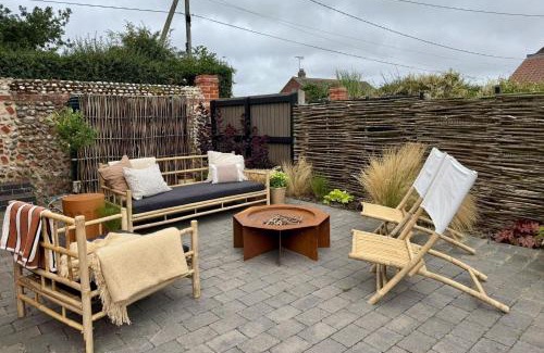 Aldborough House | Monarc House by Big Skies Cottages