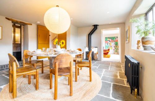 Aldborough House | Monarc House - Sleeps 2 by Big Skies Estates